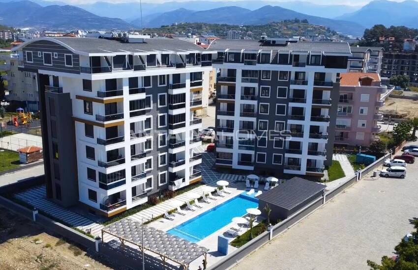 Stylish Ready to Move Flats in a Complex with Pool in Gazipasa