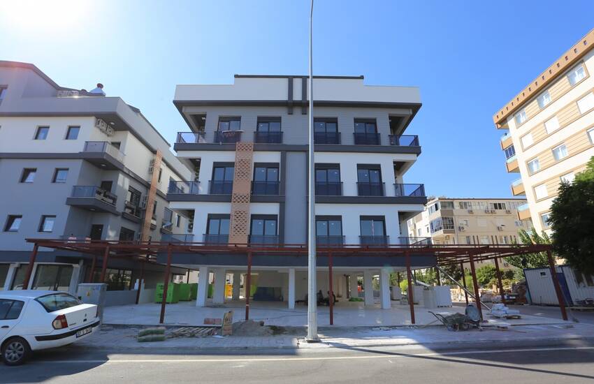 Elegant Apartment with High Rental Potential in Konyaalti 1