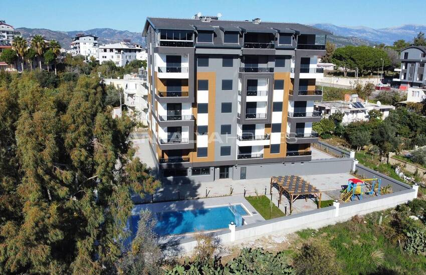Nybyggda Lägenheter I Ett Säkert Komplex I Gazipasa Antalya