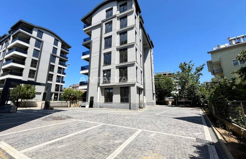 New Flats with Spacious Rooms in Antalya Gazipasa 10