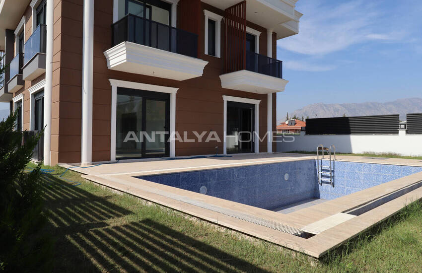 Antalya Merkeze Yakın Satılık Havuzlu Müstakil Ev