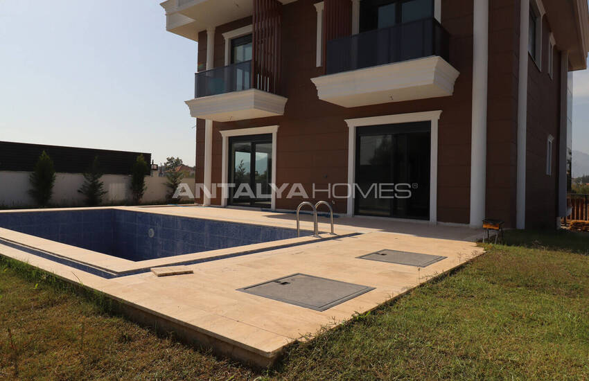 Antalya Merkeze Yakın Satılık Havuzlu Müstakil Ev 3