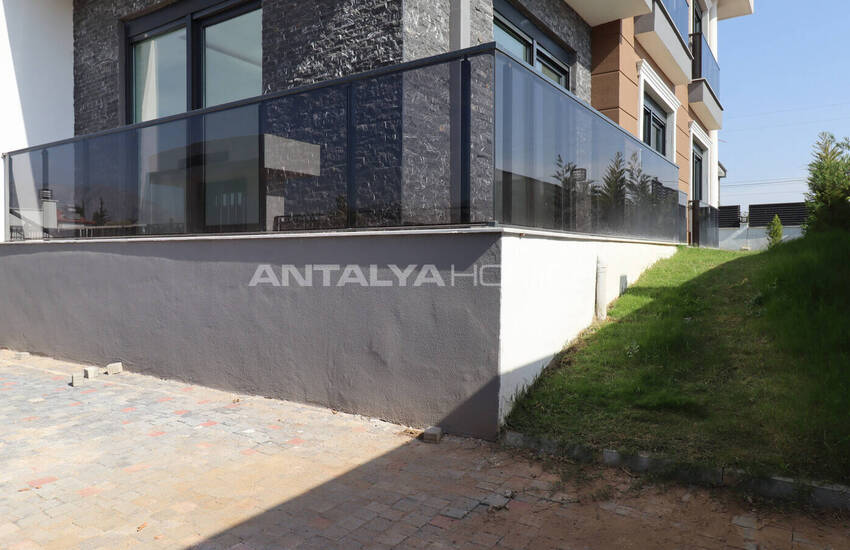 Antalya Merkeze Yakın Satılık Havuzlu Müstakil Ev 4