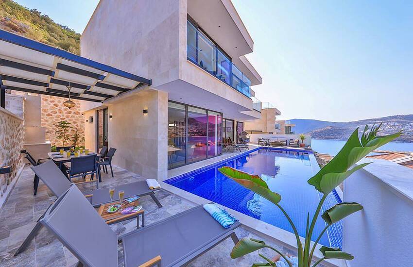 Luxe Villa Suitable for Extended Families in Kalkan Antalya