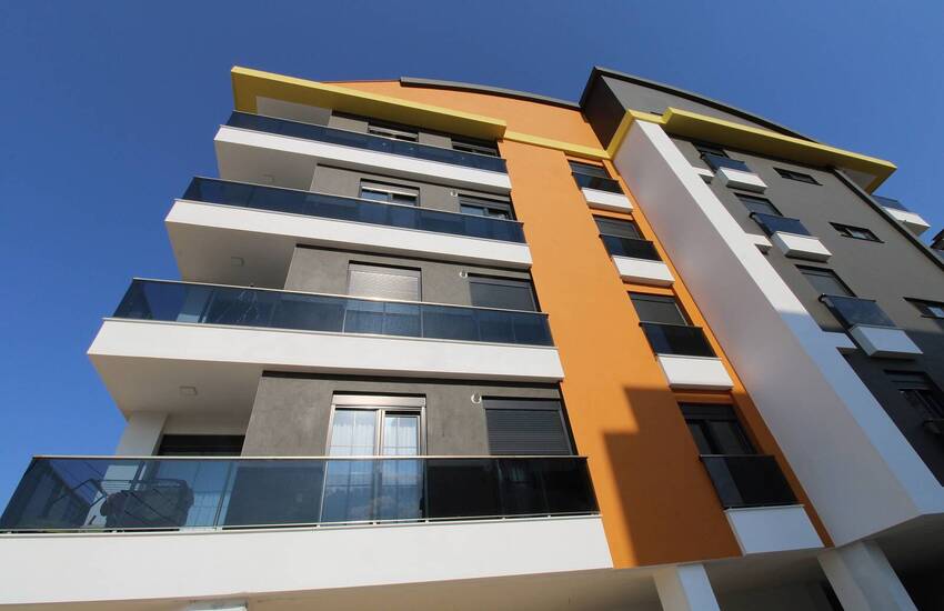 Rymlig Och Ny Lägenhet Med Naturgas I Antalya