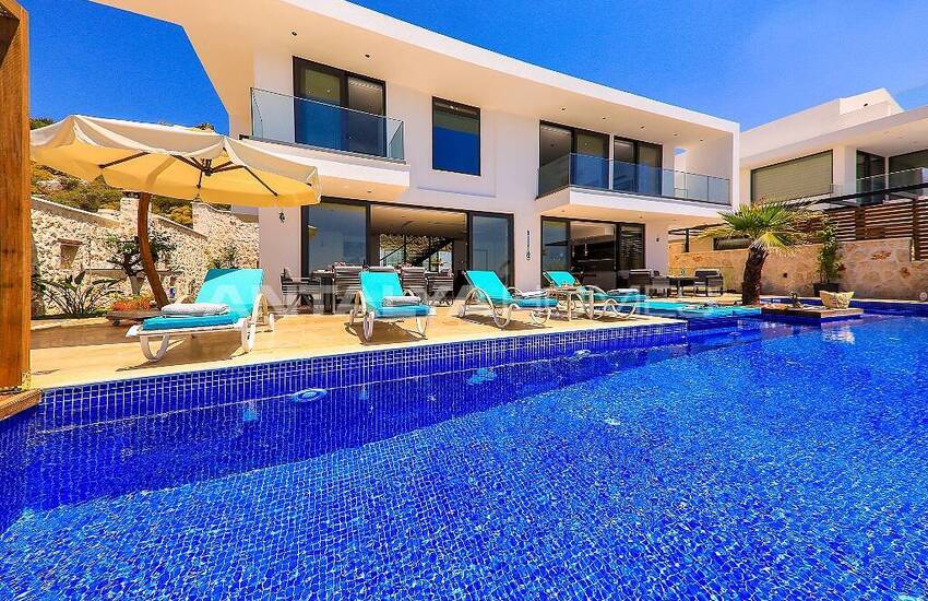 Panoramic Sea View Villa with Infinity Pool in Kalkan 15