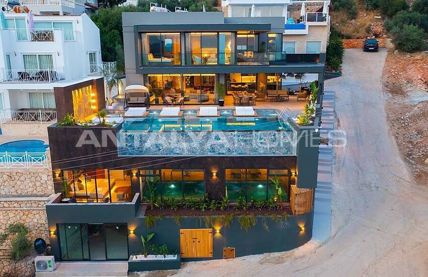 Luxe Villa with Sea View and Infinity Pool in Kalkan 16