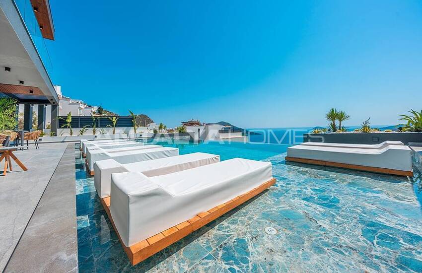 Luxe Villa with Sea View and Infinity Pool in Kalkan 4