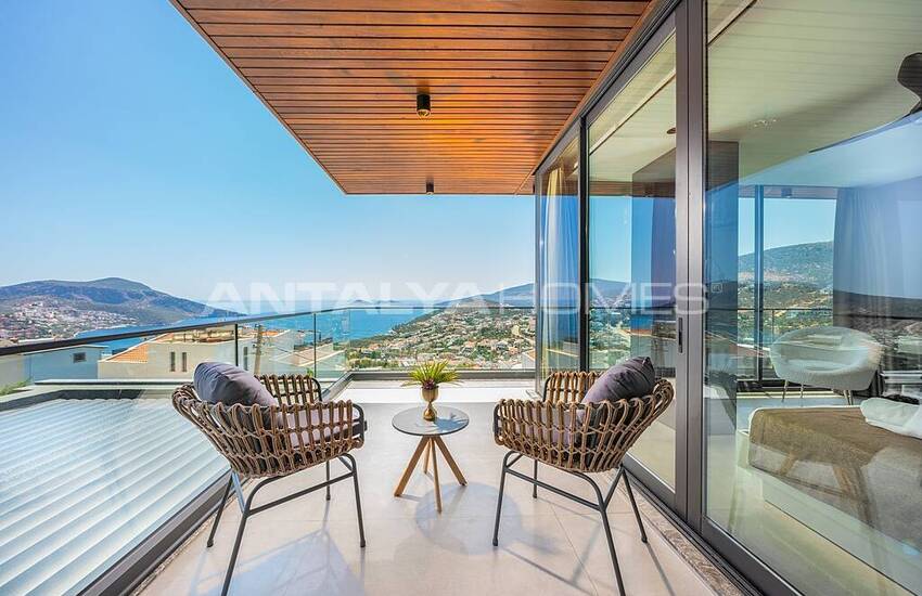 Luxe Villa with Sea View and Infinity Pool in Kalkan 9