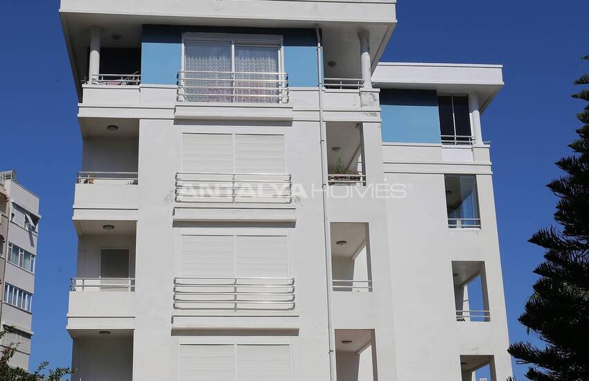 Furnished Flat in a Complex with Pool in Konyaalti, Antalya 1