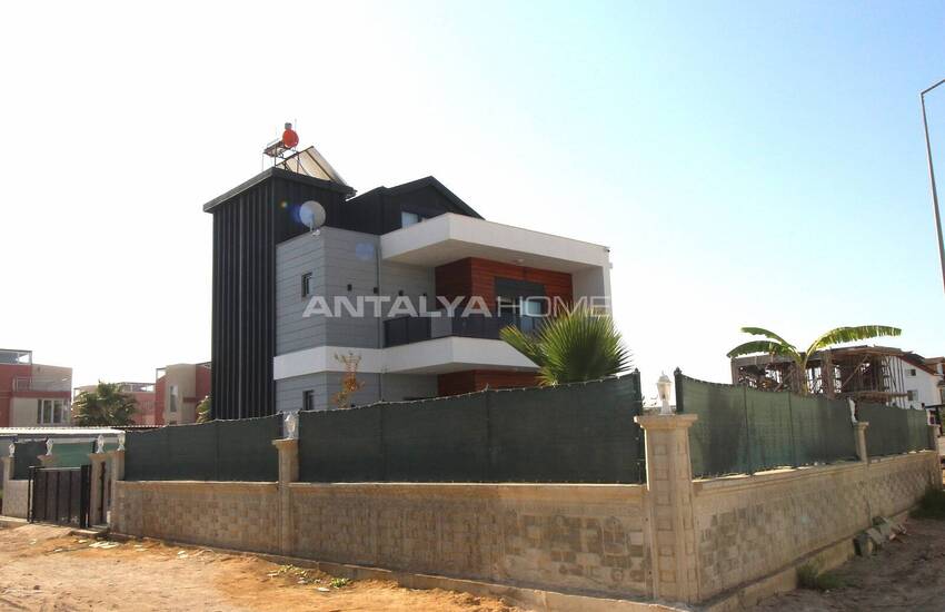 Spacious Villas Suitable for a Private Life in Kadriye 3