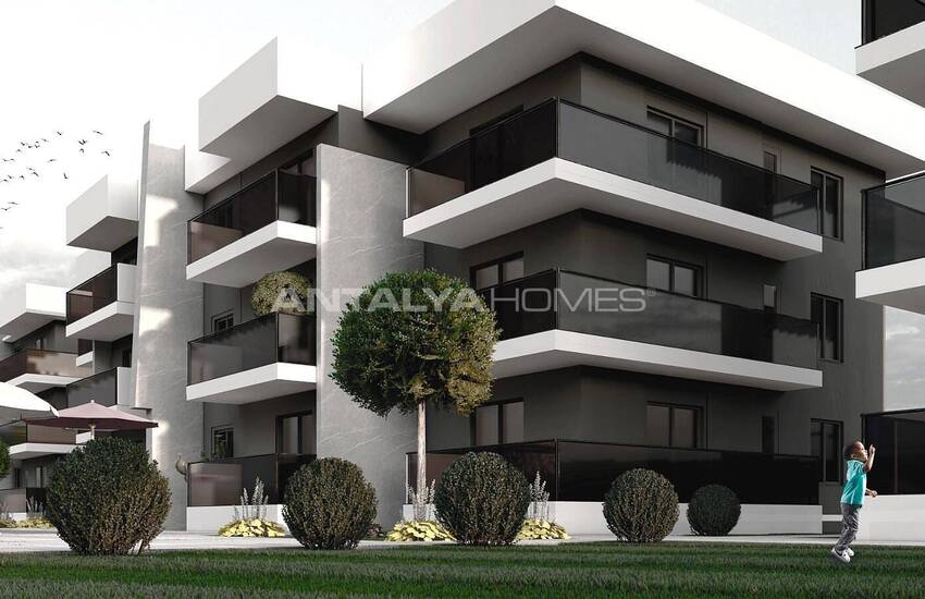 املاک نوساز شیک در مجتمعی با استخر در کادریه 3