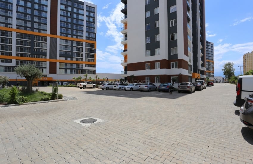 Flat in Complex with Swimming Pool in Antalya Kepez 3