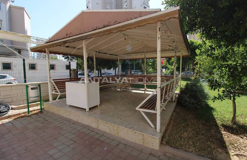 Wide and Spacious Apartment in Complex in Antalya Muratpasa 11