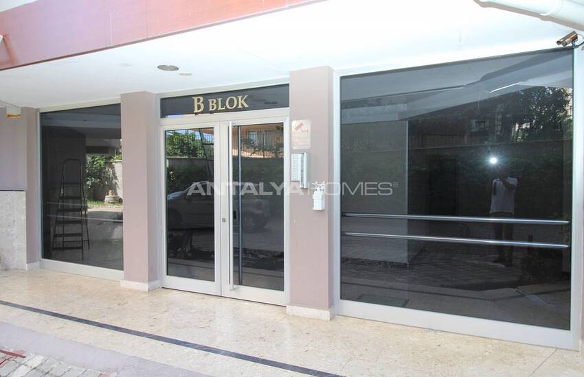 Wide and Spacious Apartment in Complex in Antalya Muratpasa 14