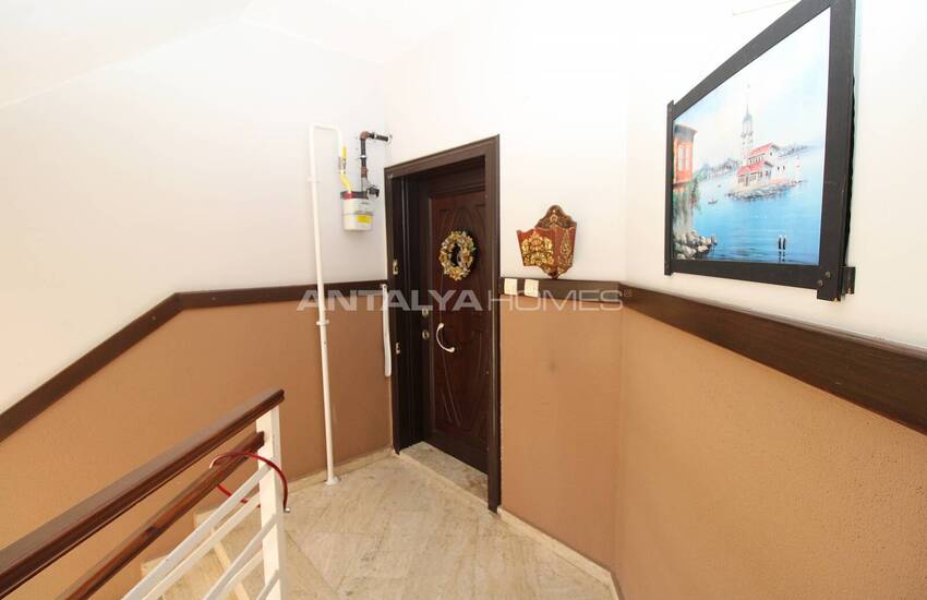 Wide and Spacious Apartment in Complex in Antalya Muratpasa 18