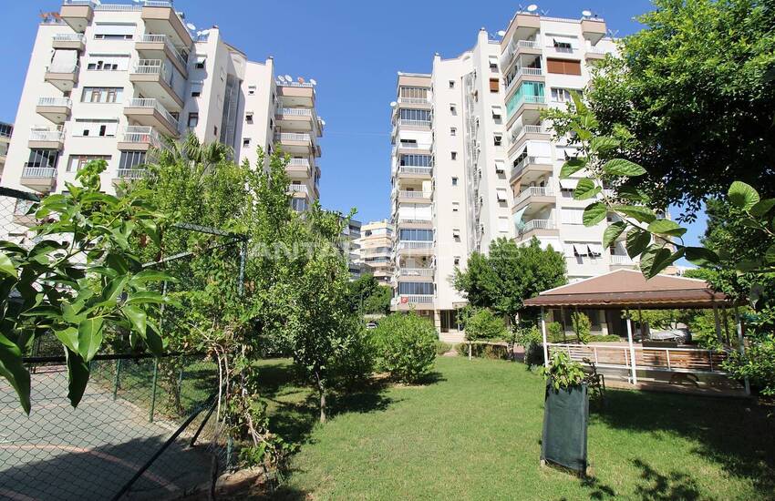 Wide and Spacious Apartment in Complex in Antalya Muratpasa 8