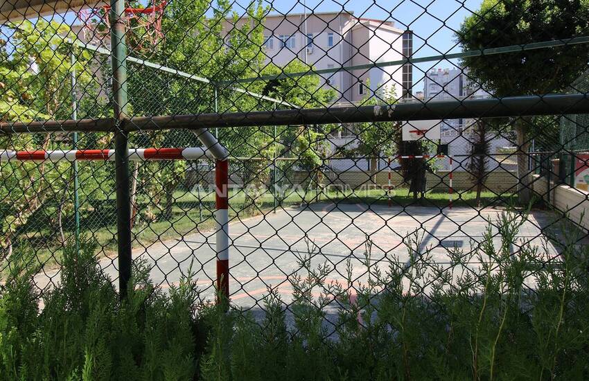 Wide and Spacious Apartment in Complex in Antalya Muratpasa 10