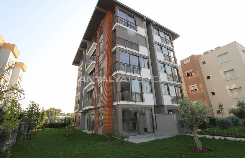 Real Estate in a Complex with Indoor Parking Lot in Lara, Antalya 1