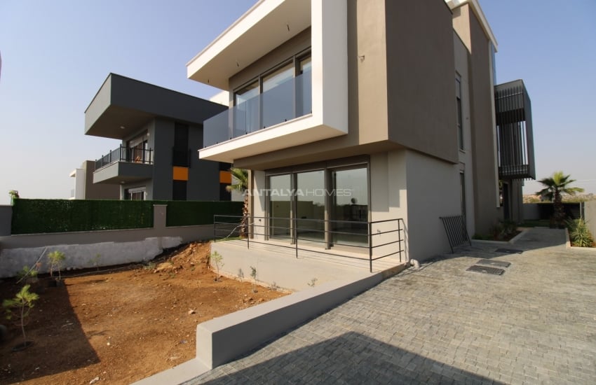 Antalya Kemerağzı'nda Deniz Manzaralı Müstakil Villa 3