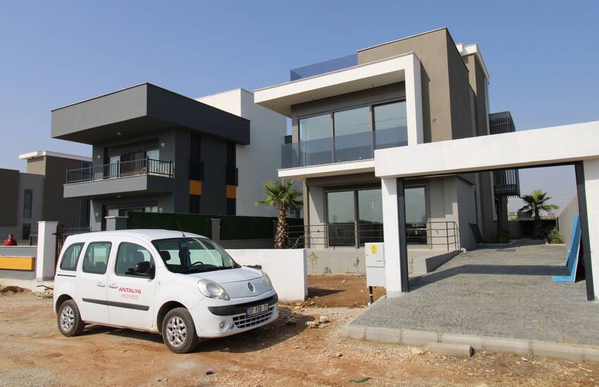 Detached 4+1 Villa with Sea View in Antalya Kemeragzi 1
