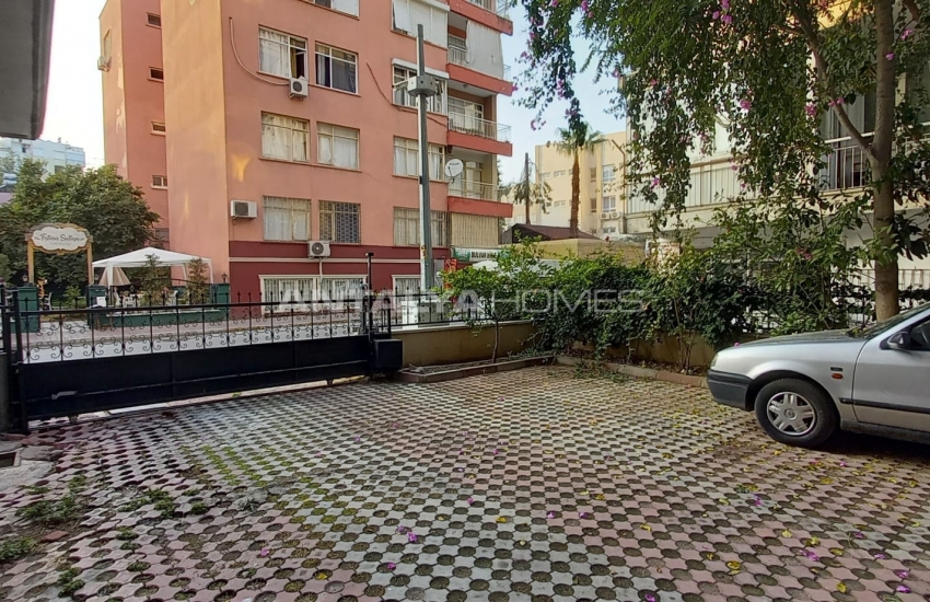 Turnkey Flat Within Walking Distance of Sea in Muratpasa 3