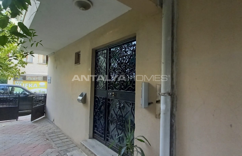 Turnkey Flat Within Walking Distance of Sea in Muratpasa 4