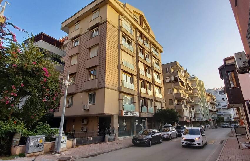 Turnkey Flat Within Walking Distance of Sea in Muratpasa 1