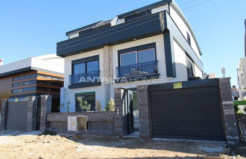 Villa with a Lift and Private Garden in Guzeloba Antalya 5