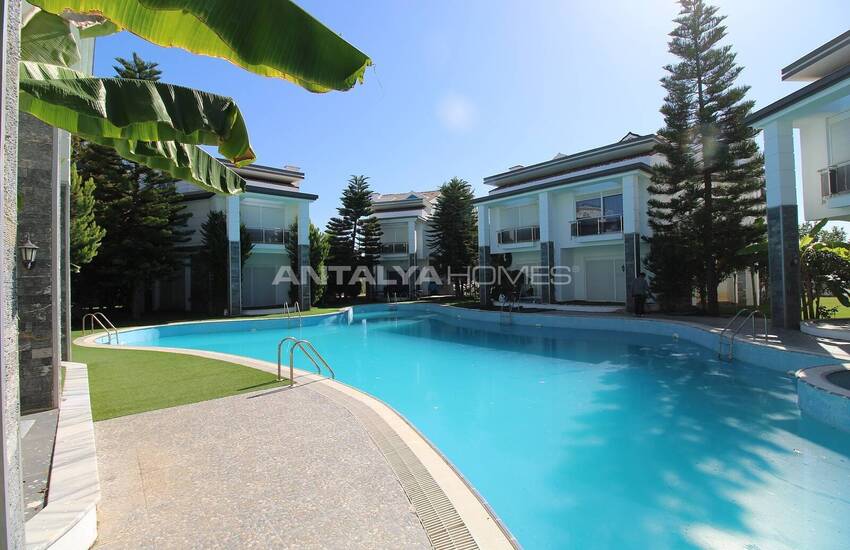 Güzeloba'da Oturmaya Hazır Eşyalı Müstakil Villa 1