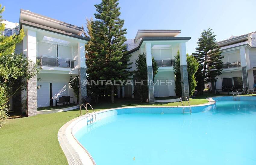 Güzeloba'da Oturmaya Hazır Eşyalı Müstakil Villa 2