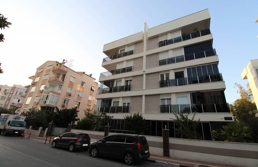 Spacious Apartment with Natural Gas System Near the Sea in Lara