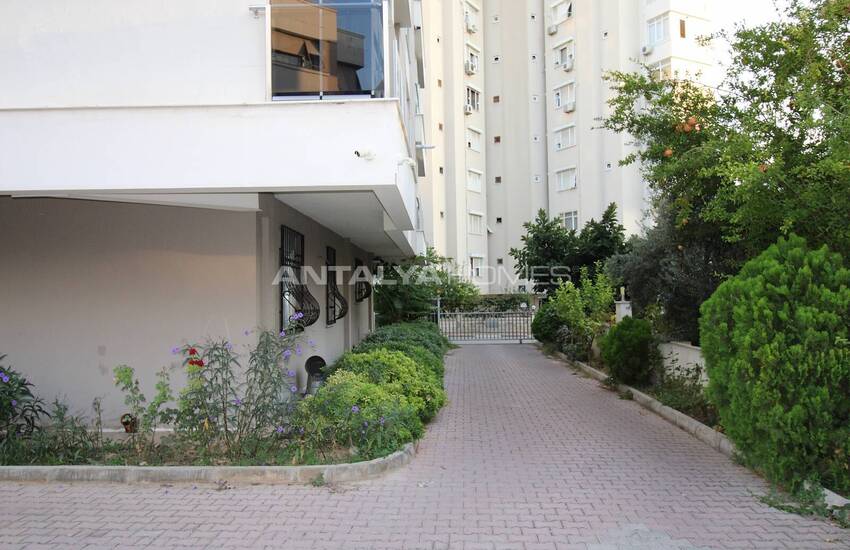 Spacious Apartment with Natural Gas System Near the Sea in Lara 6