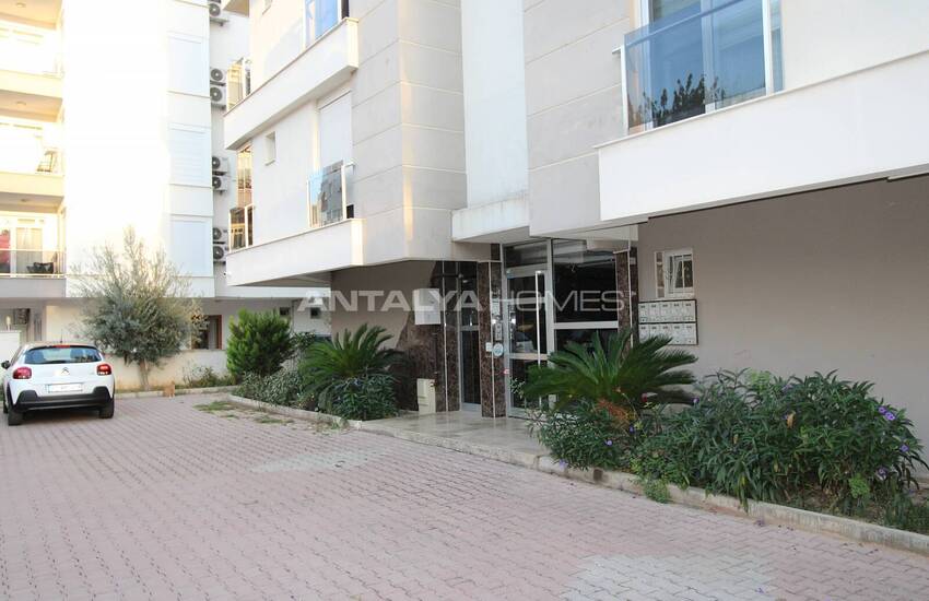 Spacious Apartment with Natural Gas System Near the Sea in Lara 7