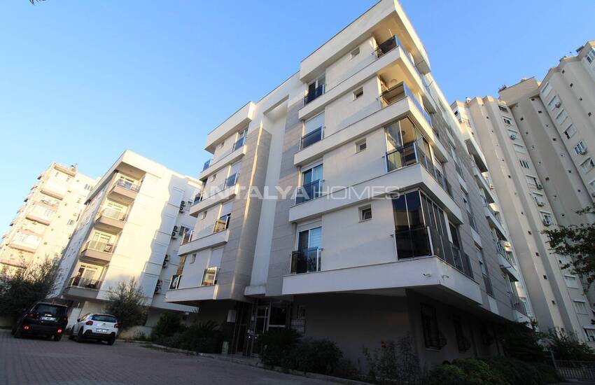 Spacious Apartment with Natural Gas System Near the Sea in Lara 1