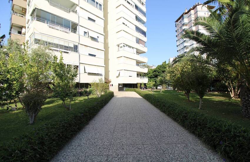 Appartement Dans Une Résidence Privilégiée À Antalya Muratpasa