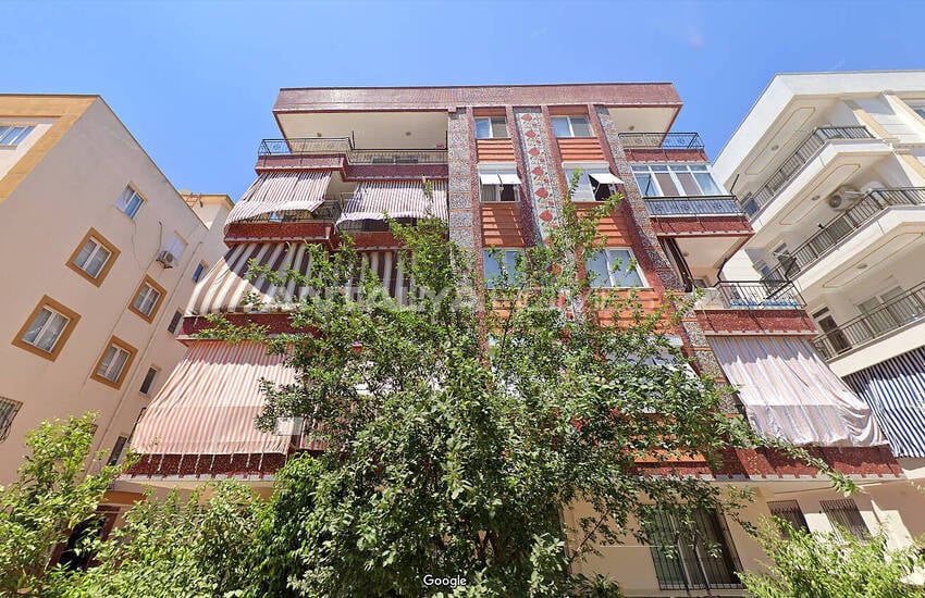 Spacious 3-bedroom Property Near the City Center in Muratpasa 2
