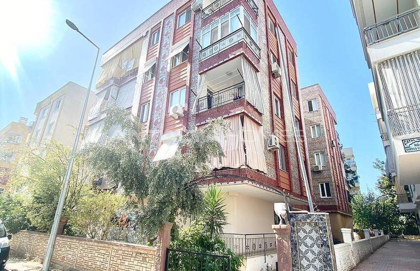 Spacious 3-bedroom Property Near the City Center in Muratpasa 4