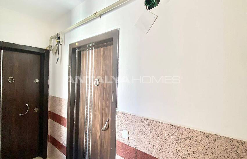 Spacious 3-bedroom Property Near the City Center in Muratpasa 7