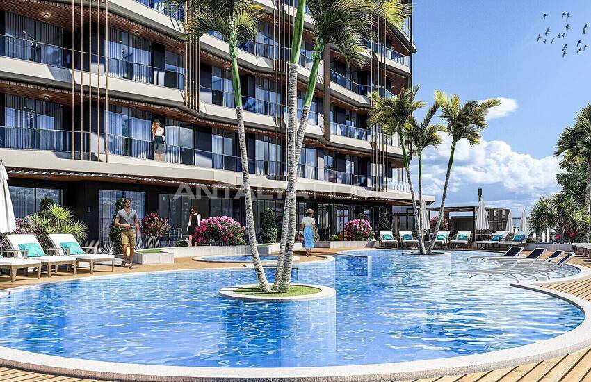 Alanya Demirtaş'ta Saunalı ve Havuzlu Site İçinde Daireler