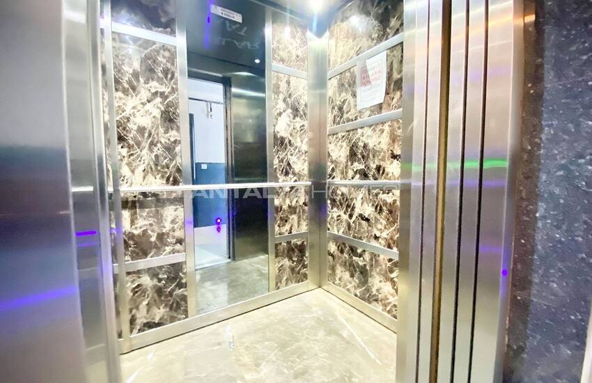 Spacious Apartment in Central Location in Antalya Muratpasa 3