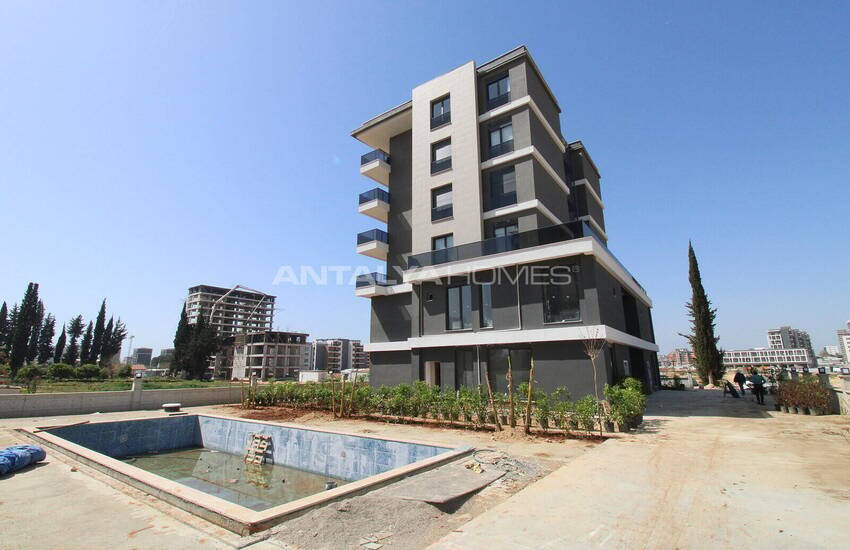 شقق فسيحة من غرفتين مع حديقة للاستخدام في أنطاليا ألتينتاس 2