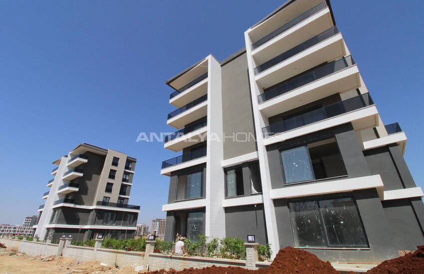 شقق فسيحة من غرفتين مع حديقة للاستخدام في أنطاليا ألتينتاس 3