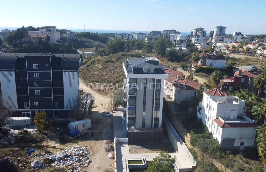 Sea and City View Flats Close to Amenities in Alanya Avsallar 3