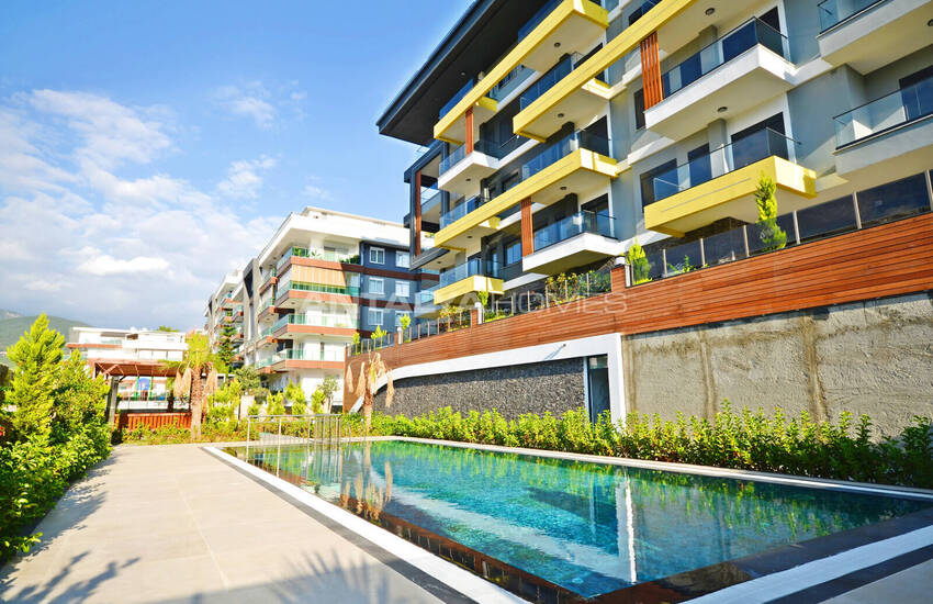 Lyxfastigheter Nära Dim River Och Stranden I Alanya