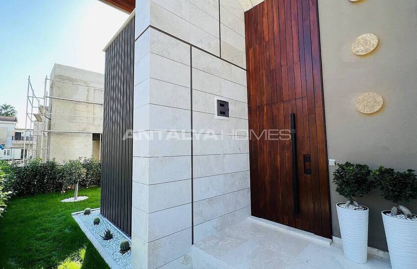 Kemer'de Muhteşem Dağ Manzaralı Satılık Lüks Villa 16