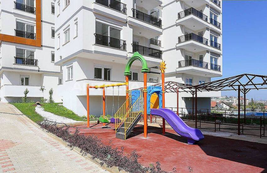 Flat with Separate Kitchen and Balcony in Complex in Antalya Kepez 2