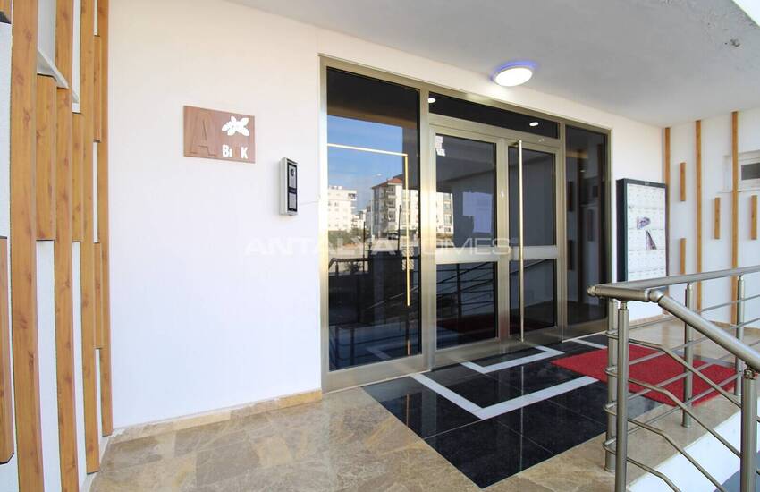 Flat with Separate Kitchen and Balcony in Complex in Antalya Kepez 5