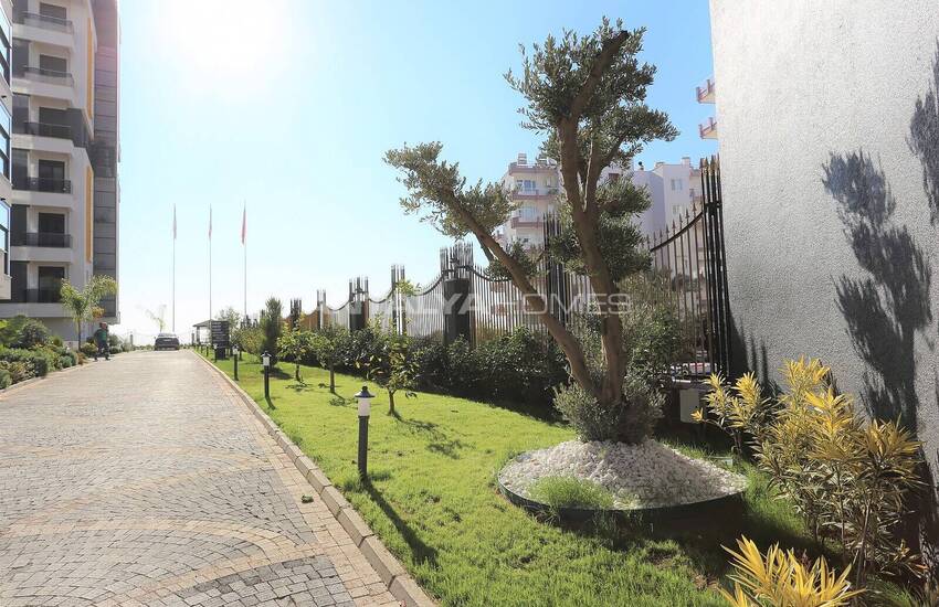 Flat with En-suite Bathroom in Complex with Pool in Antalya Kepez 12