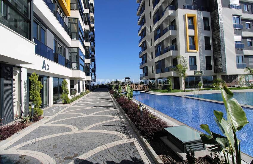 Flat with En-suite Bathroom in Complex with Pool in Antalya Kepez 4